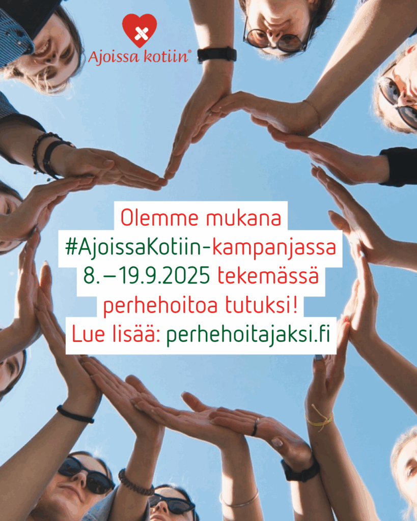 Joukko naisia pitelee yhdessä kämmeniään, joista niistä muodostuu sydämen kuva